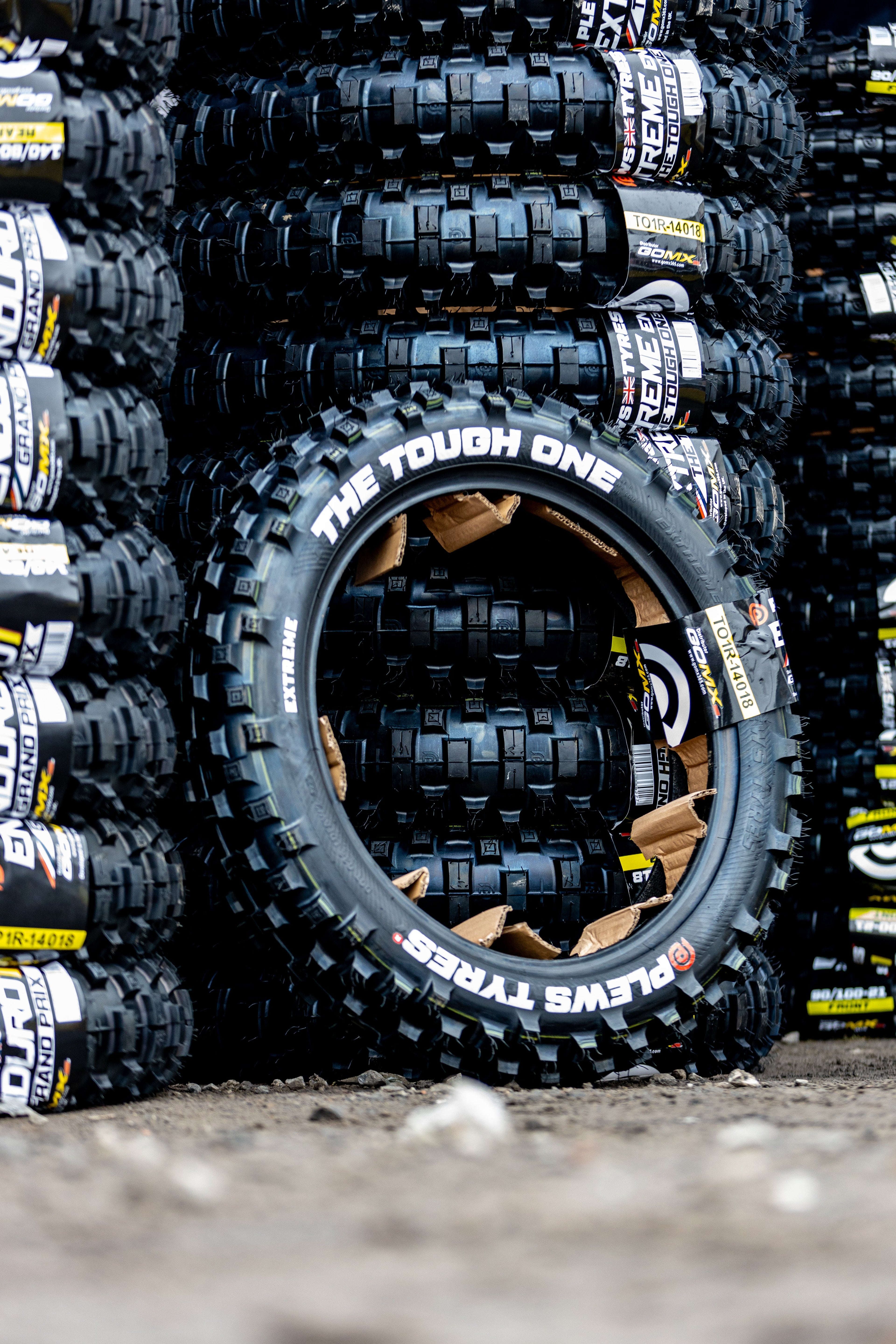 EN1 EXTREME THE TOUGH ONE Rear - 140 / 80 – 18