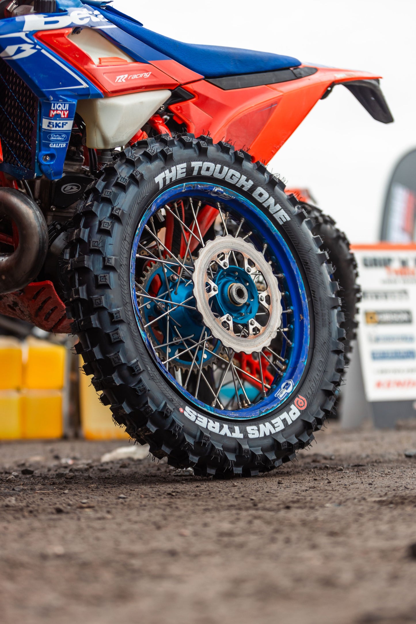 Enduro Bundle 1x GRAND PRIX Front 90 / 100 – 21 & 2x THE TOUGH ONE Rear
